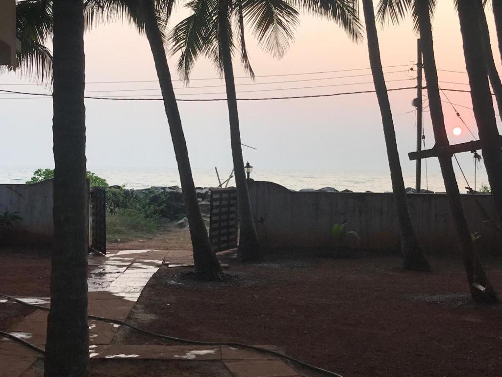 קאנור Kizhunna Rock Beach House מראה חיצוני תמונה